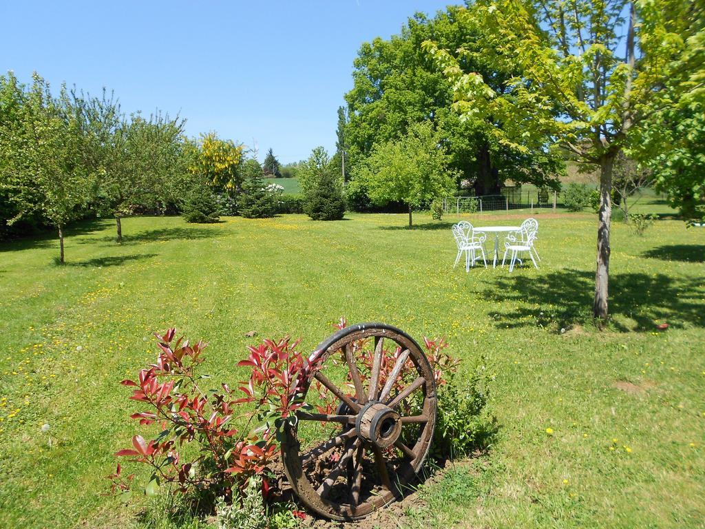 Au Coeur D'Origny Bed & Breakfast Couches Luaran gambar